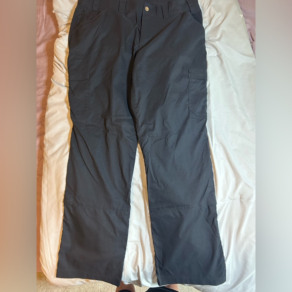 Duluth Trading Co Women’s black Cargo Pants